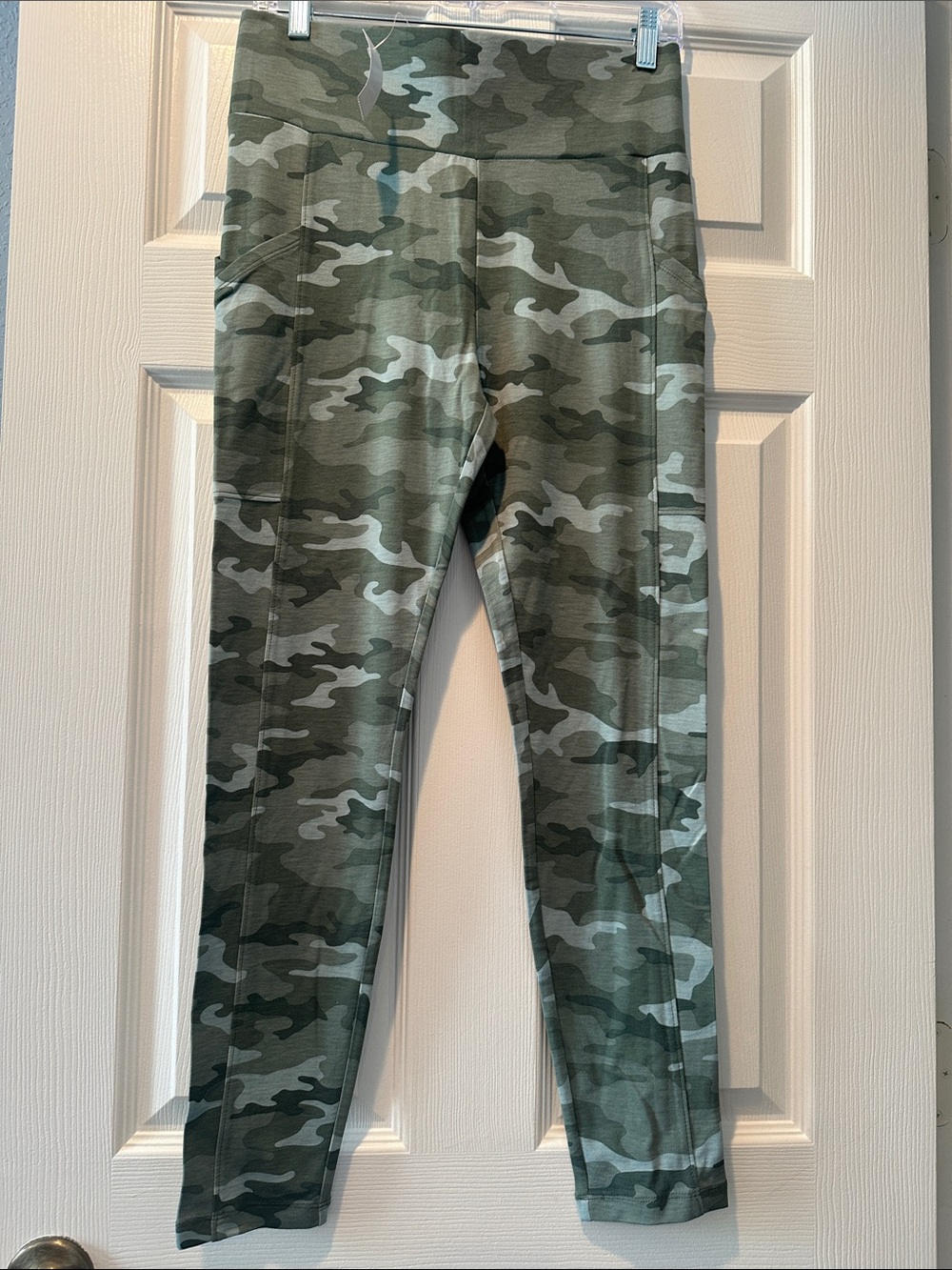 Lou & Grey Camo leggings